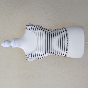 3/$20🌟 Liz & Sara White Black Striped Cropped Lettuce Hem Rib Tank Top Size XL